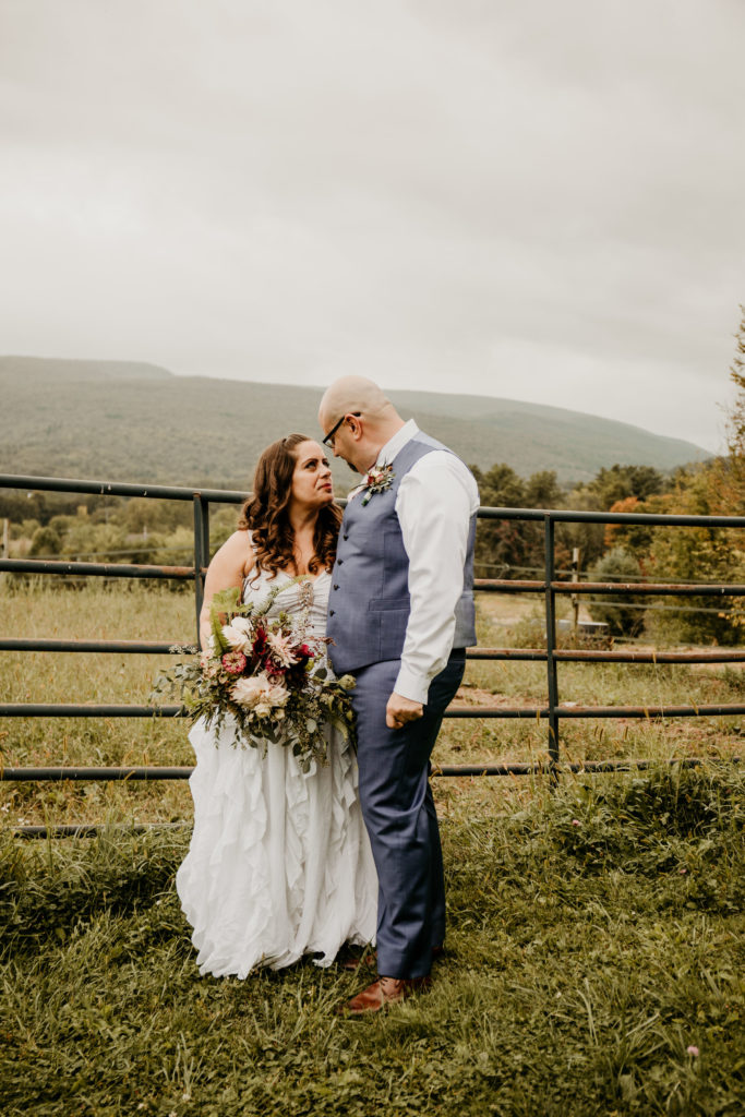 first look at hudson valley wedding.